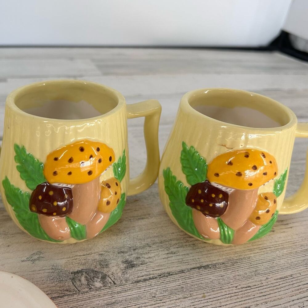 Arnels Vintage Mushroom Spoon Rest and 4 Mugs MCM 60’s Orange Cute Whimsical - Picture 5 of 8